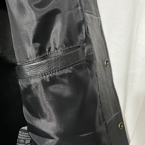 Men's Classic Black Vest - Picture 7 of 10